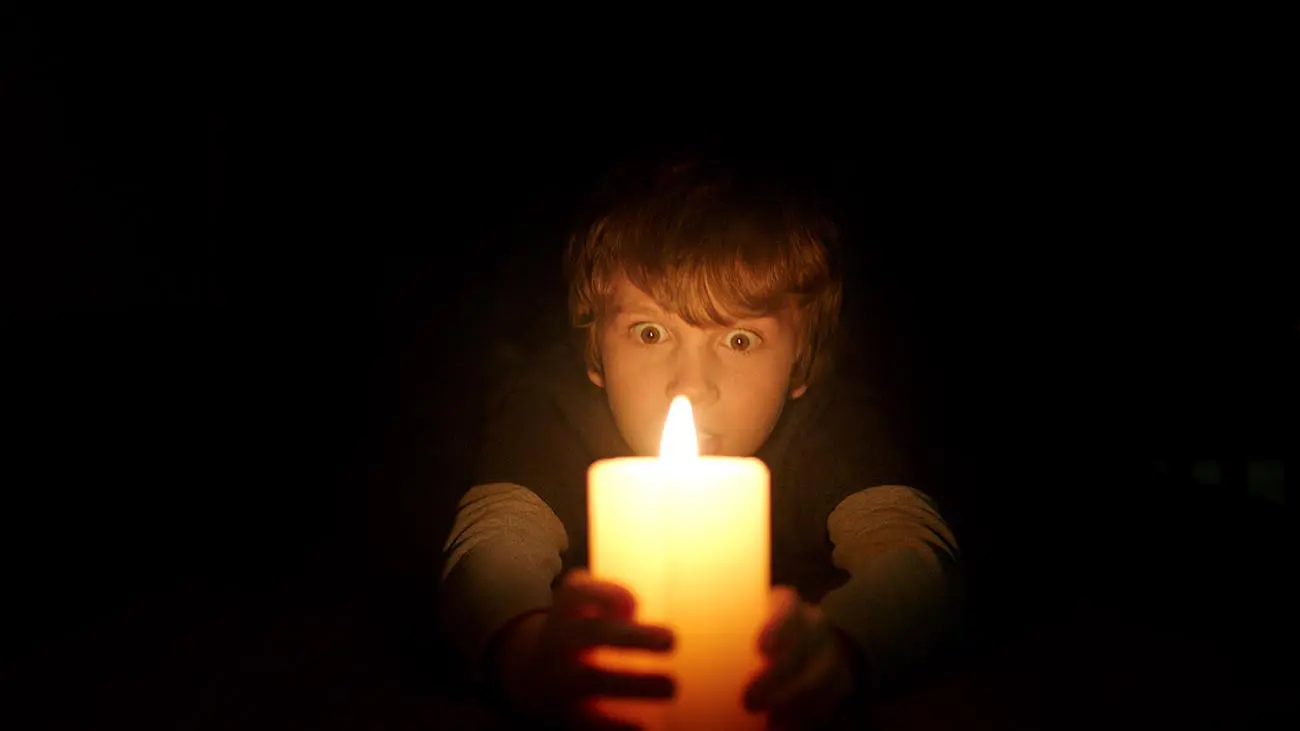 Gabriel Bateman as Martin in New Line Cinema's horror film "Lights Out," a Warner Bros. Pictures release. / Photo Credit: Courtesy of Warner Bros. Pictures / Copyright: © 2016 WARNER BROS. ENTERTAINMENT INC. AND RATPAC-DUNE ENTERTAINMENT LLC ALL RIGHTS RESERVED