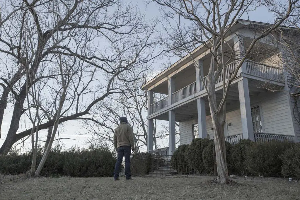Patrick Fugit / Niko Tavernise (c) 2015. FOX International Studios. All Rights Reserved.