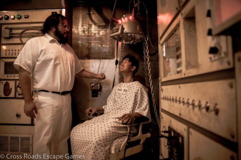 Jose Mendoza as Orderly and Nathan Manahan as Patient
