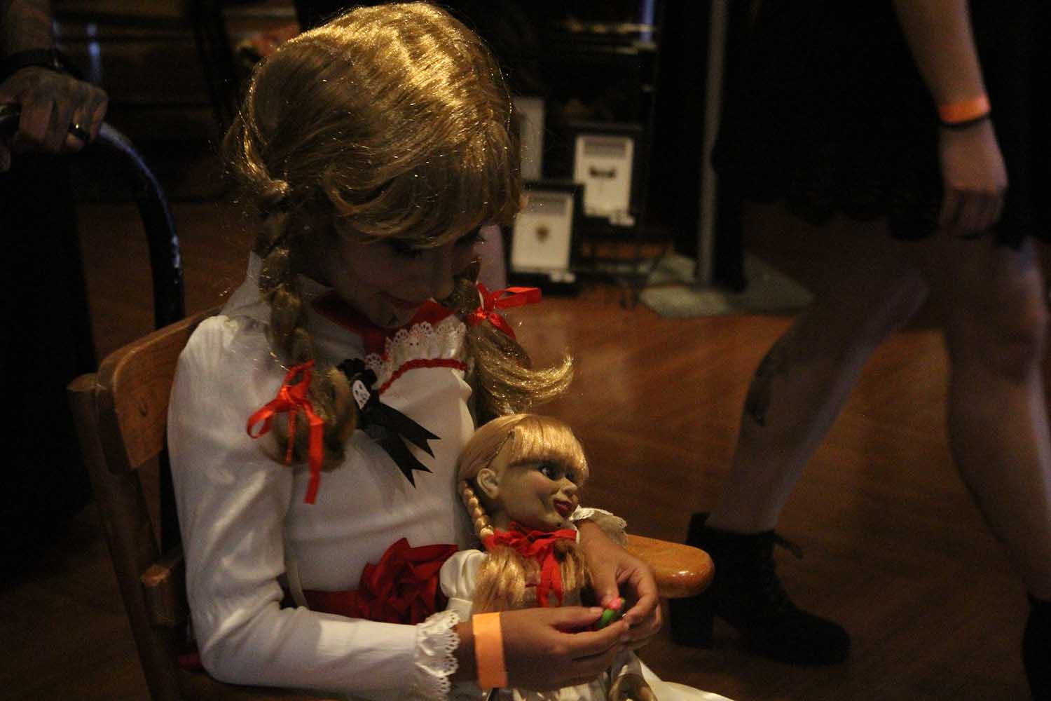 Annabelle doll child cosplayer